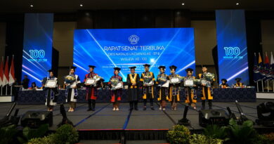 Gelar Wisuda ke-100 dan Perayaan Dies Natalis ke-57, Undiknas Mewisuda Sebanyak 750 Lulusan dan Melantik 36 Insinyur