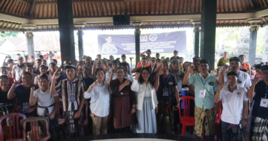 Sosialisasi di Desa Adat Ngampel, Tutik Kusuma Wardhani Berharap Program MBG Dapat Menyerap Hasil Pertanian Warga Lokal