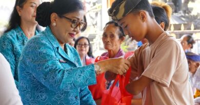 Aksi Sosial Hadir di Buleleng, Putri Koster Ajak Masyarakat Dukung Pembangunan, Ketahanan Pangan, dan Kepedulian Sosial