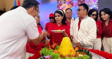 Rayakan HUT ke-2 Sekehe Demen Karaoke Puri Jambe Soputan, Tutik Kobarkan Semangat Kebersamaan Anggota