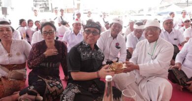 Walikota Jaya Negara Hadiri Puncak Karya Atma Wedana Desa Adat Padangsambian