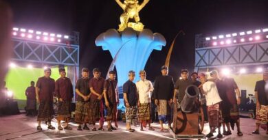 Buka Bulfest 2026, Gubernur Koster Serahkan Penghargaan kepada Tiga Maestro Tari Buleleng