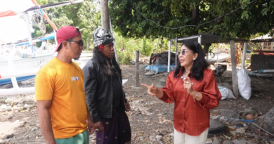 Tutik Kusuma Wardhani Serap Aspirasi Nelayan di Banjar Banyuning, Desa Bunutan, Karangasem